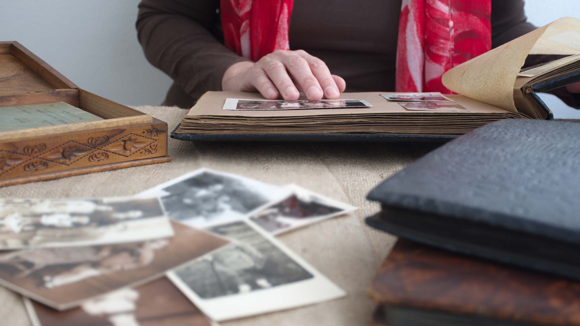 how to organize old photos featured